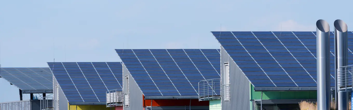 Photovoltaik-Anlagen auf Dächern von Mehrfamilienhäusern